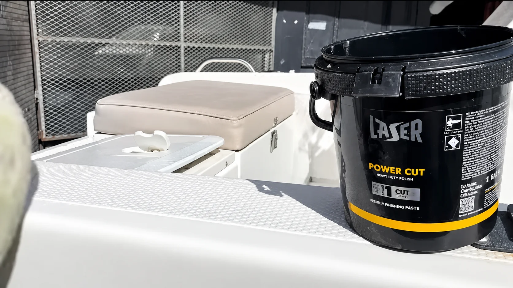 Professional automotive paint spray can